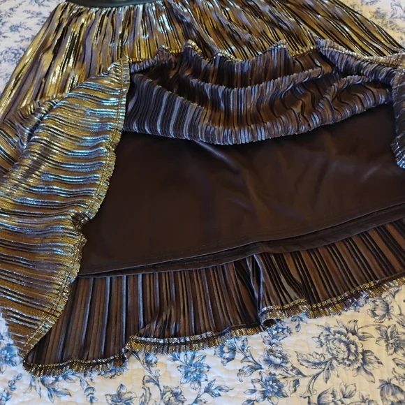 Elegant Gold Pleated Skirt By Torrid - Picture 3 of 5